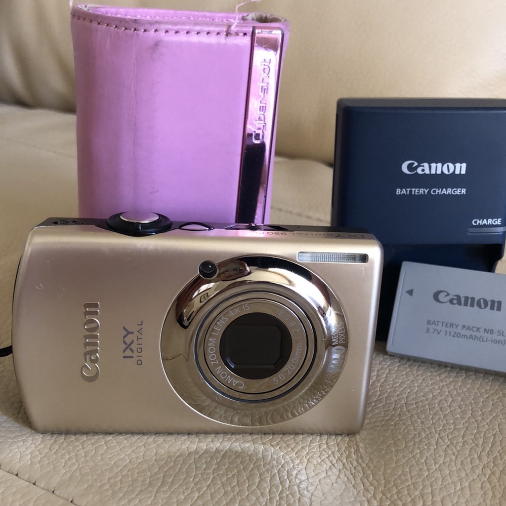 Digital camera, Canon IXY digital 920IS